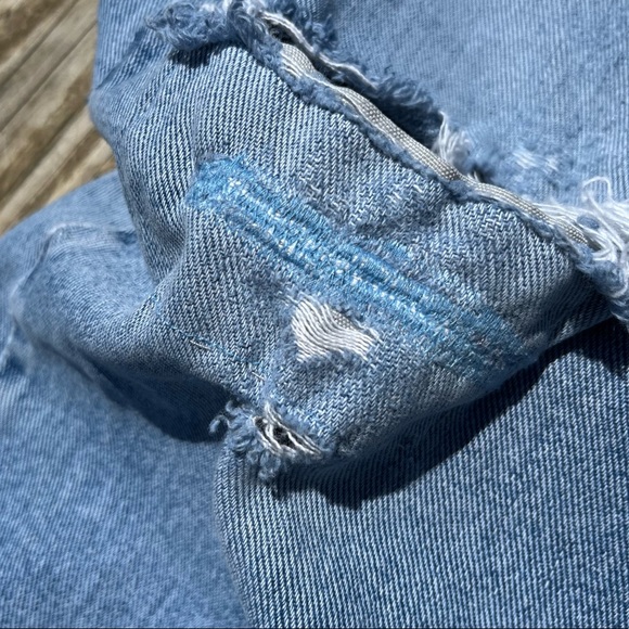 Vintage 90s B.U.M. Equipment Distressed Straight Leg Dad Boyfriend Jeans - Picture 11 of 13